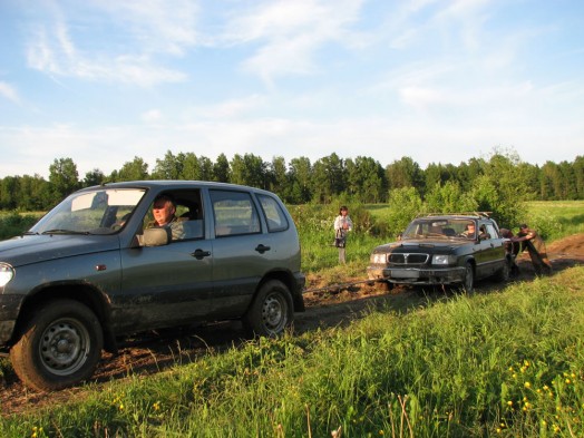 На этом этапе к заднеприводному авто привязывается авто колесной формулы 4х4