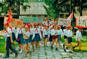 Пионеры в пионерском лагере. СССР. Вероятно середина 80х